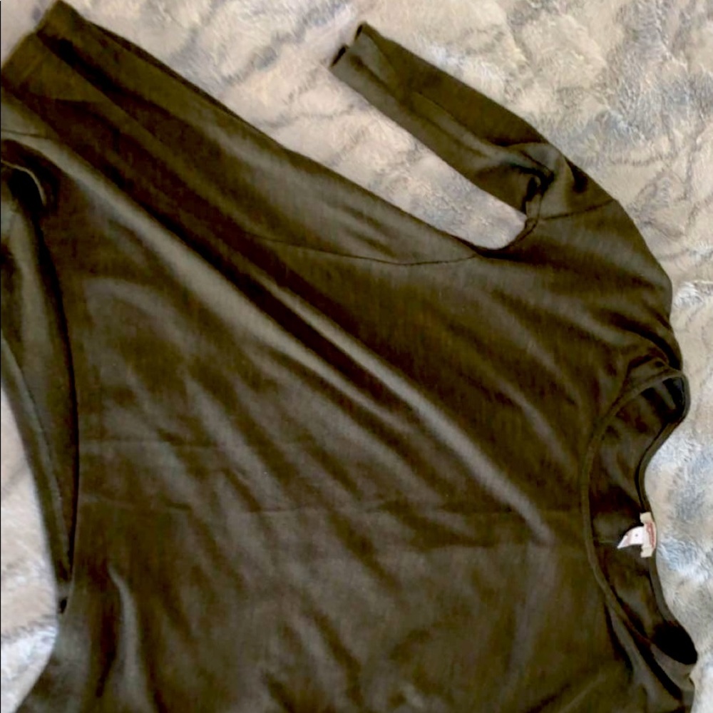 Quarter sleeve shirt olive green 🫒